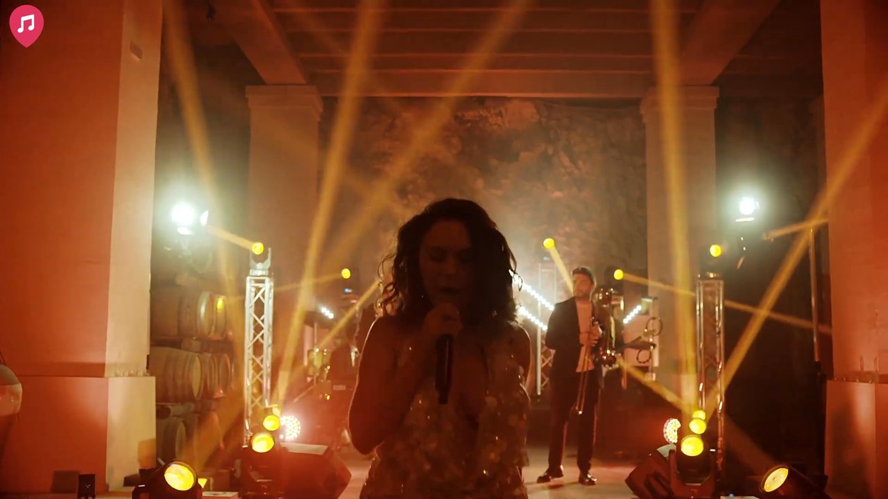 The Glamour - Crazy in Love - video