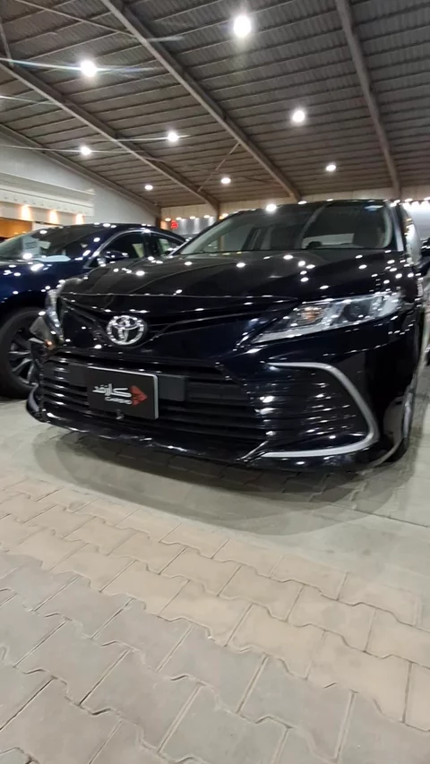 تويوتا كامري LE 2024