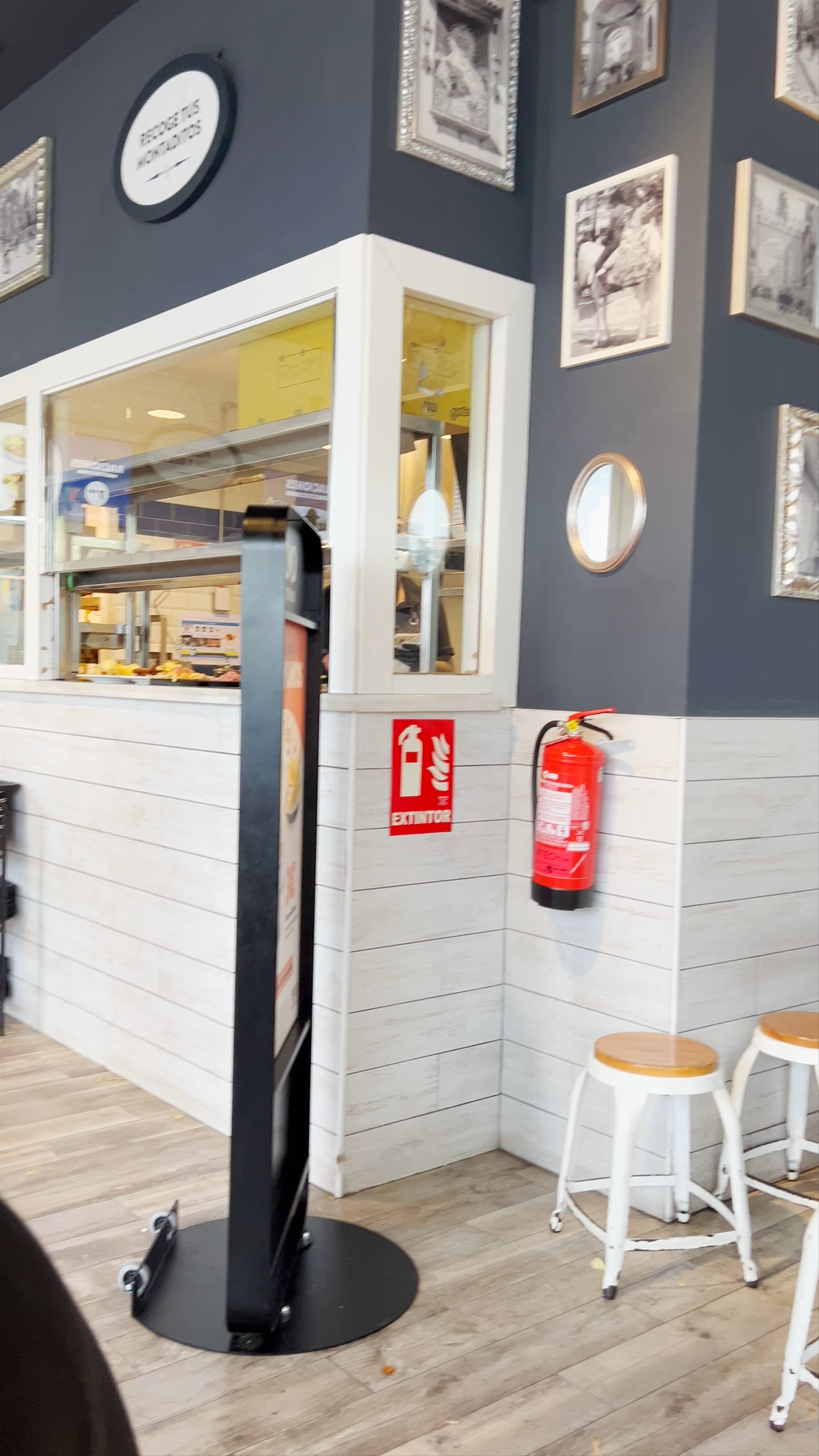 100 Montaditos y Cervecería La Sureña