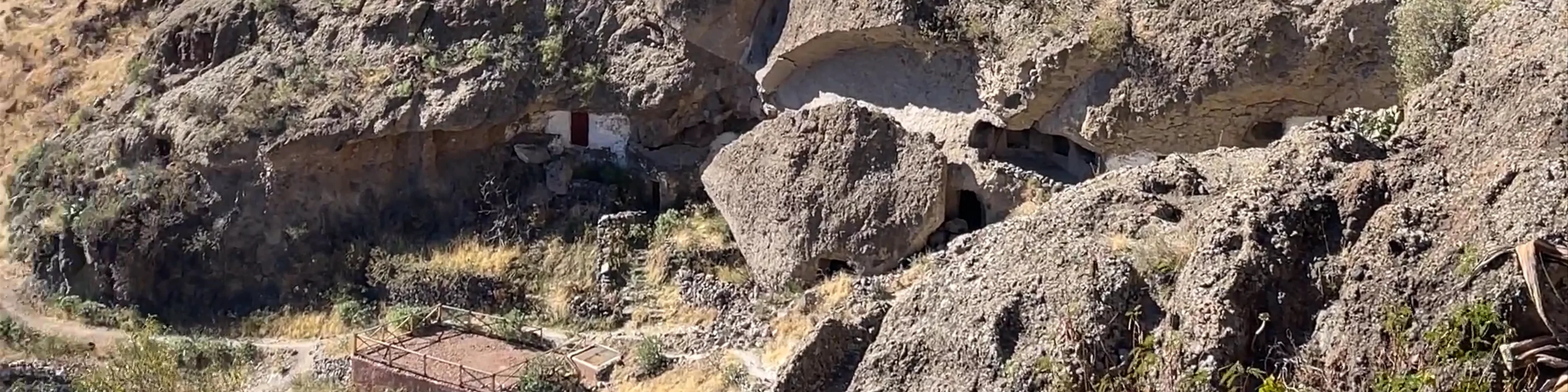 Cuevas de Acusa Seca