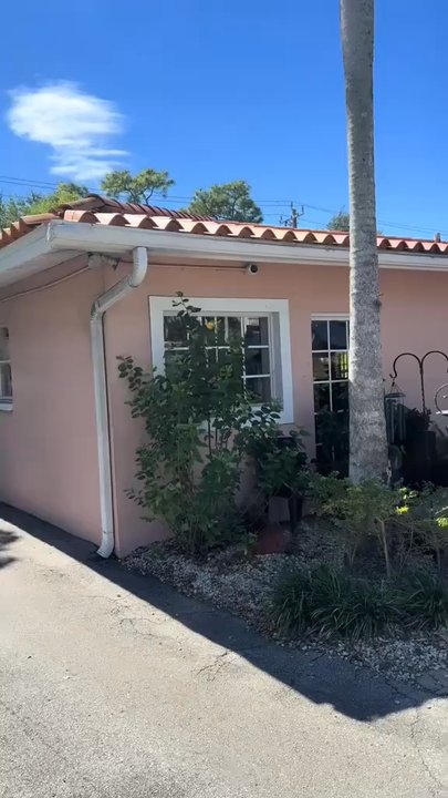 Kunjani Craft Coffee & Gallery - Art Galleries Near Me - Naples, Florida