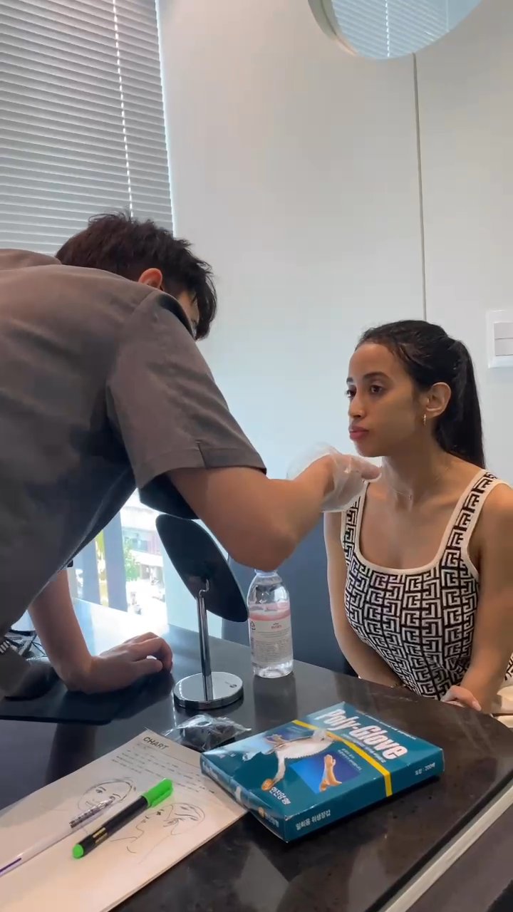Cleansing, Chemical Peel, Device Treatment, Massage (Benjamin Clinic)
