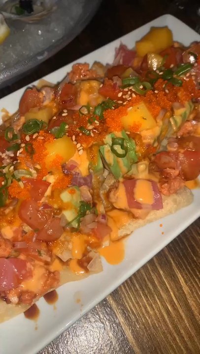Fighting Fish - Flaming Tuna Nachos - Sushi Bars Near Me - Richmond, Virginia