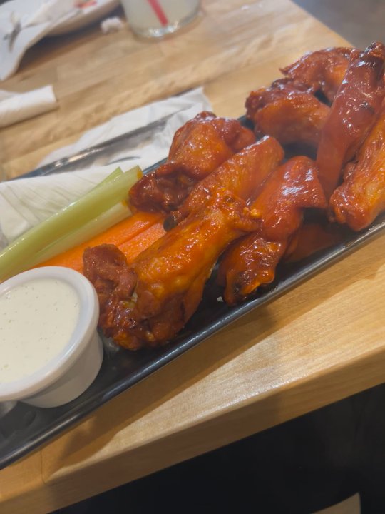 Corner Joint - Check out the steam coming from these 8 Buffalo Wings - Pizza Near Me - Lawndale, California