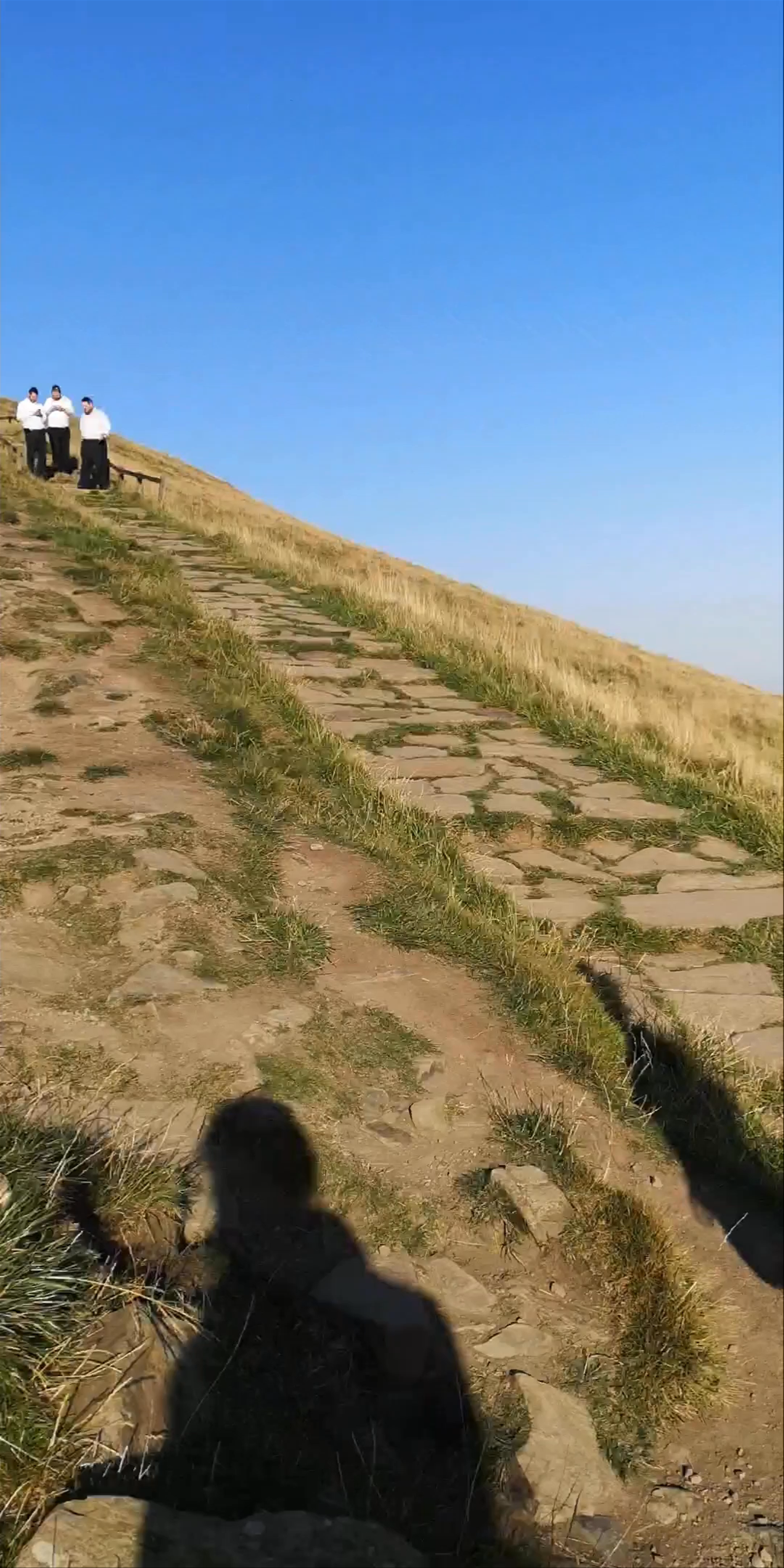 Mam Tor: Majestic Hiking and Scenic Views in Hope Valley, UK