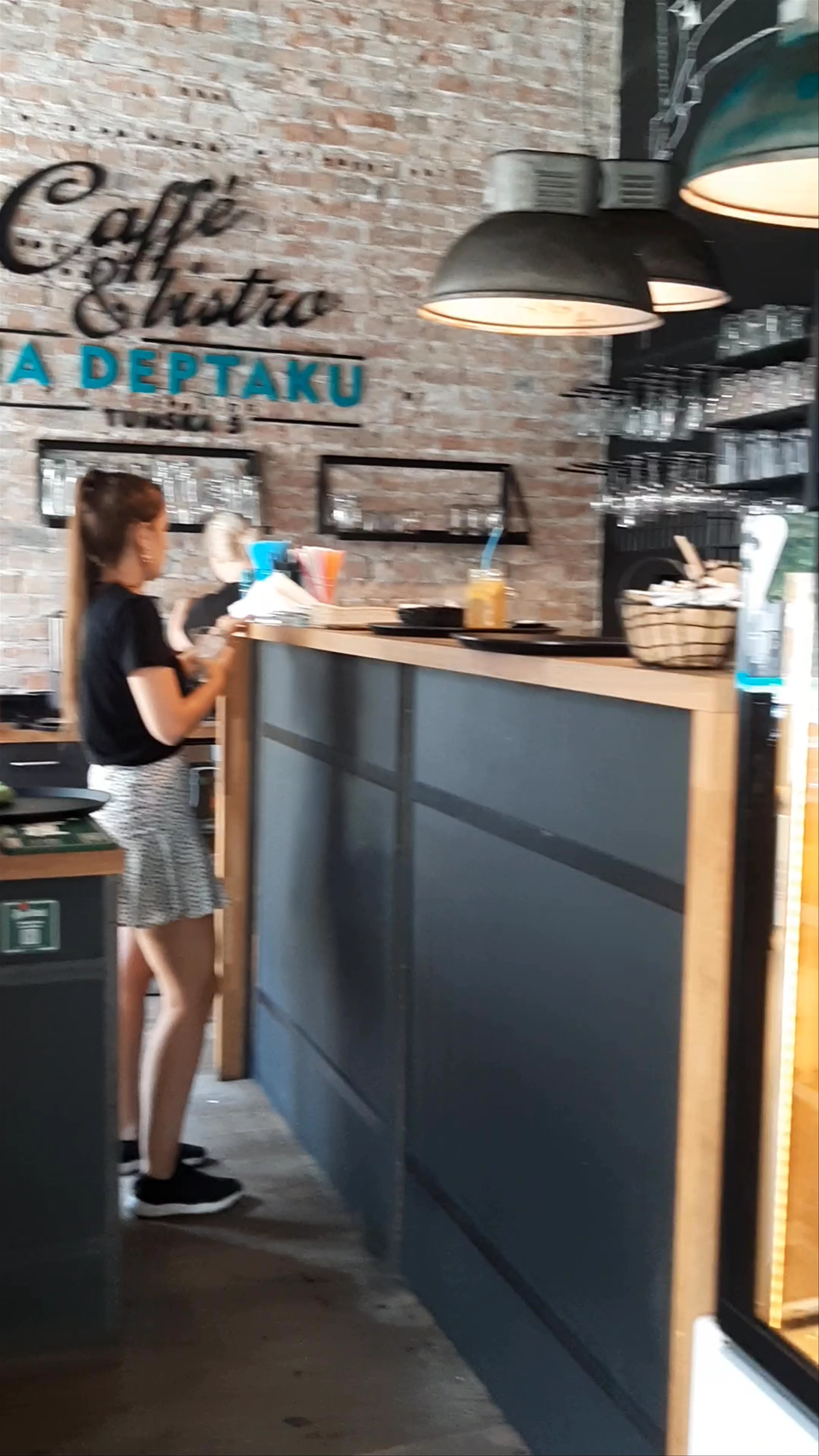 Caffe & Bistro na Deptaku
