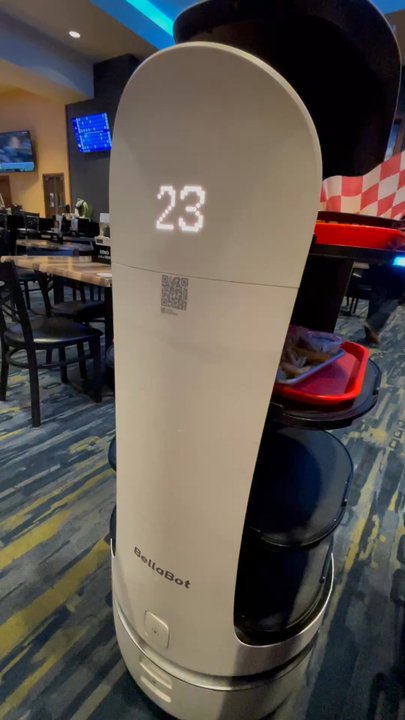 Three Rivers Casino Resort - They have a robot waiter!! But it doesn't always get it right. - Casinos Near Me - Florence, Oregon