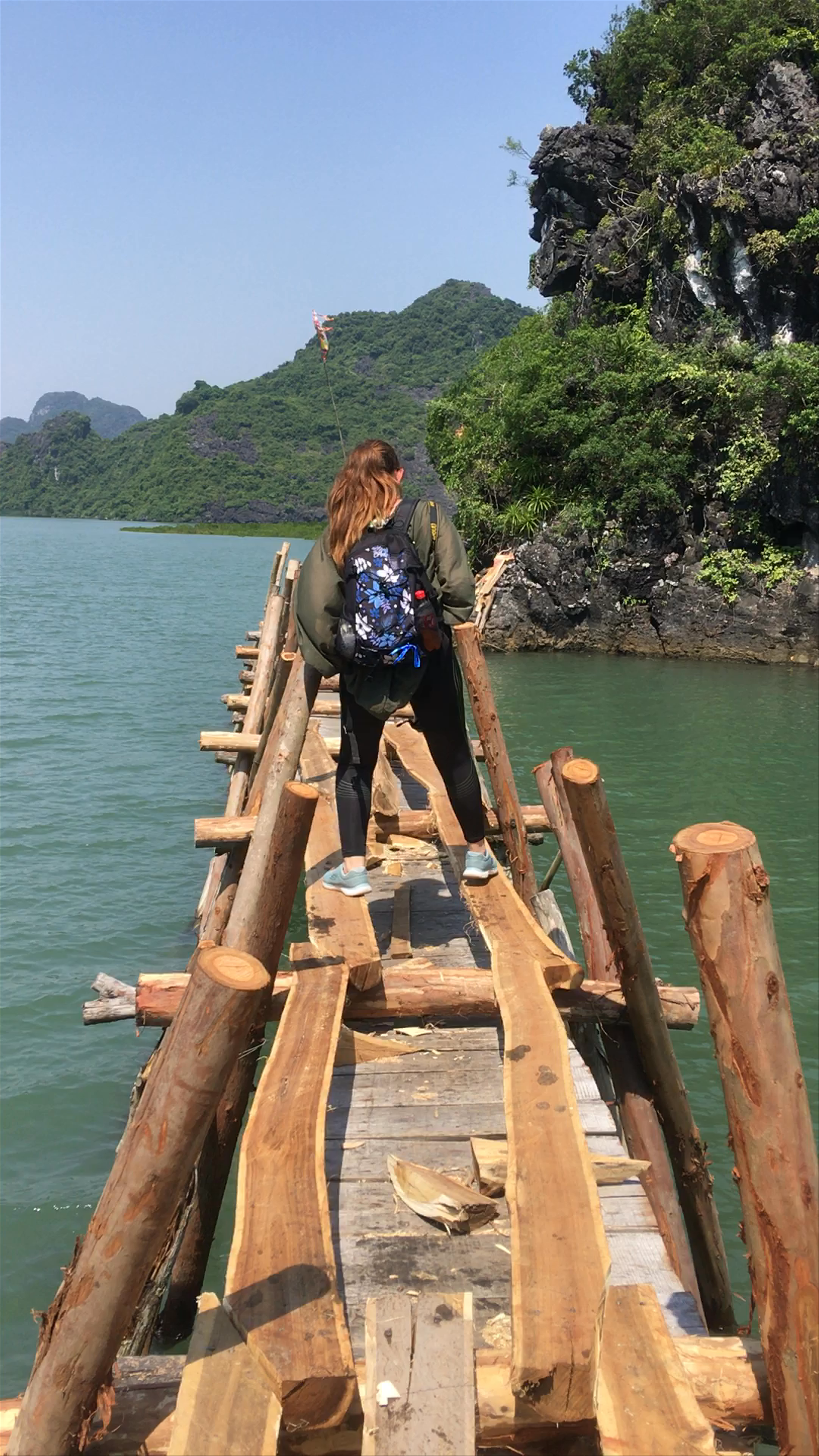 Bến phà Gia Luận