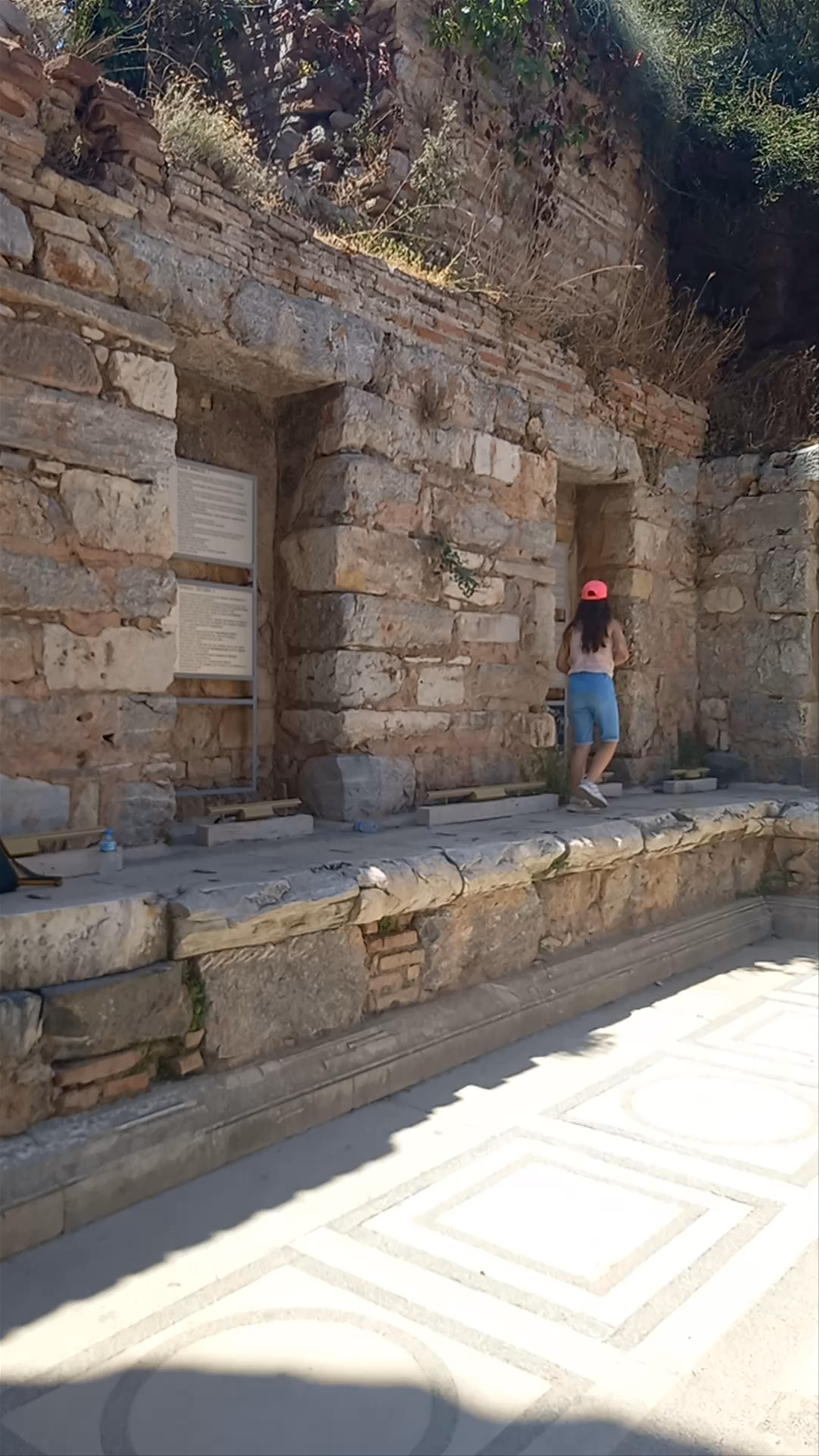 Bibliothèque de Celsus, Selçuk: A Walk Through Ancient Roman Glory