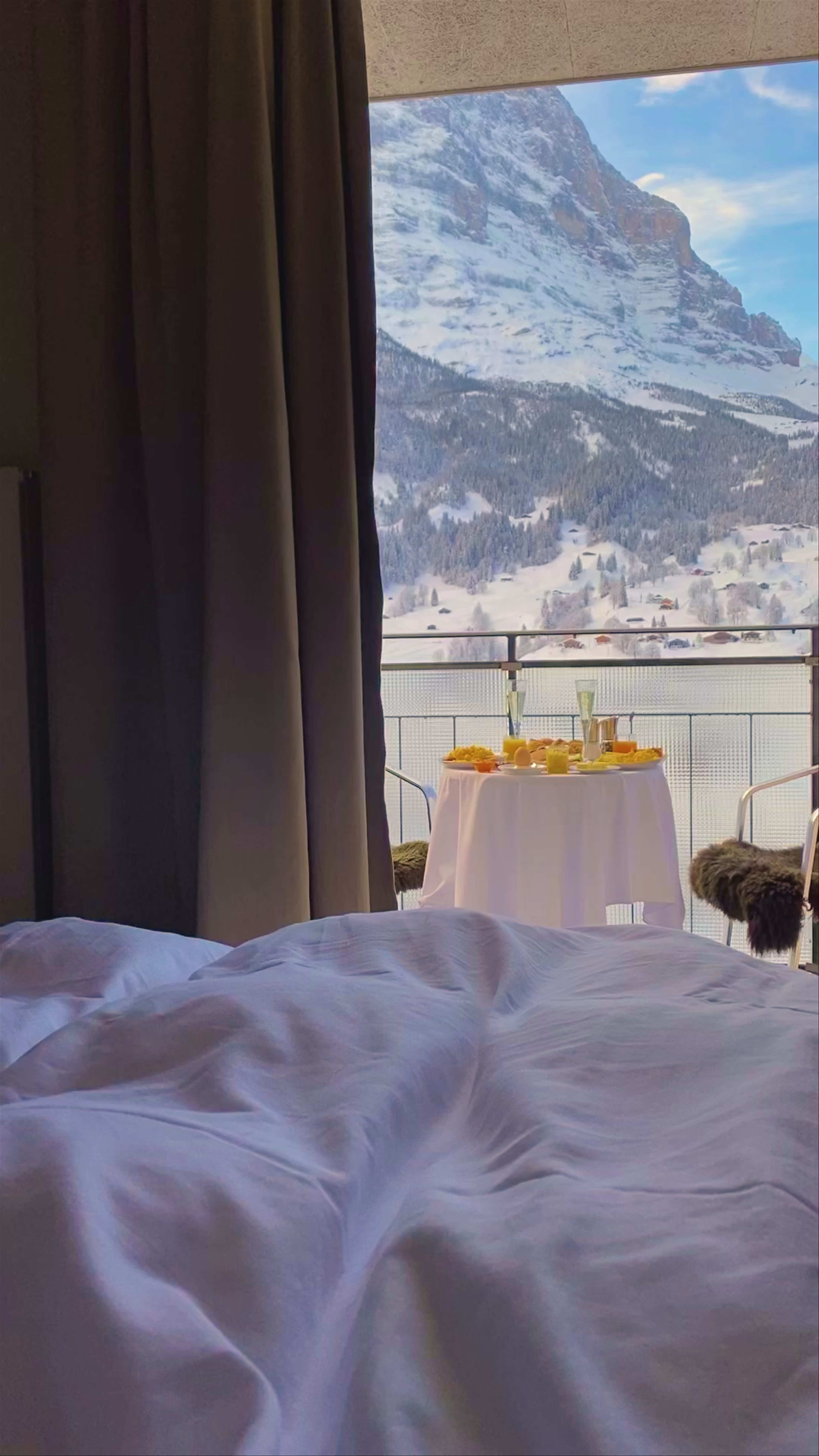 Cozy Winter Breakfast with Stunning Alpine Views in Grindelwald