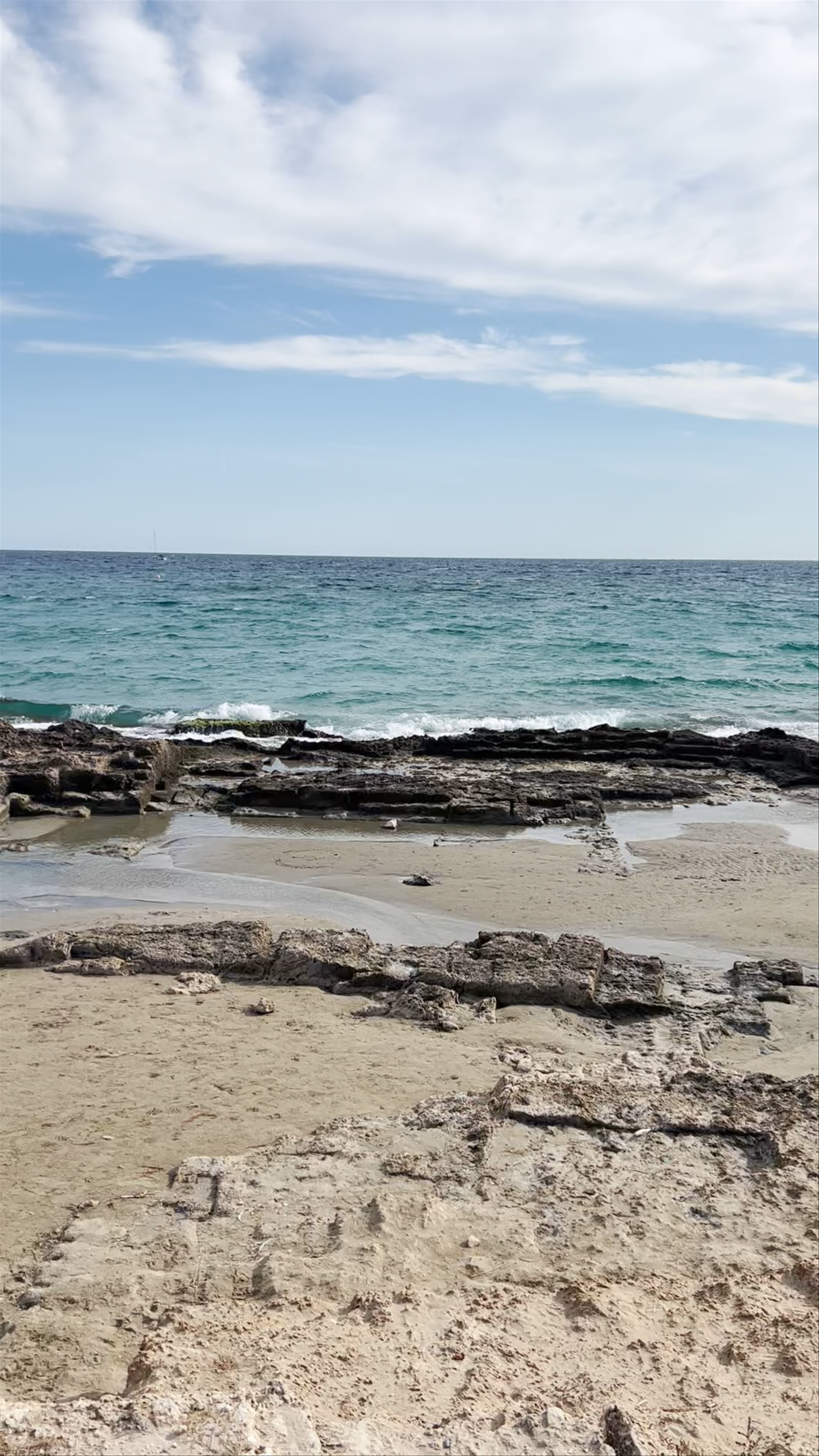 Cala del Morelló and Playa del Bol: Coastal Tranquility in Calpe, Spain