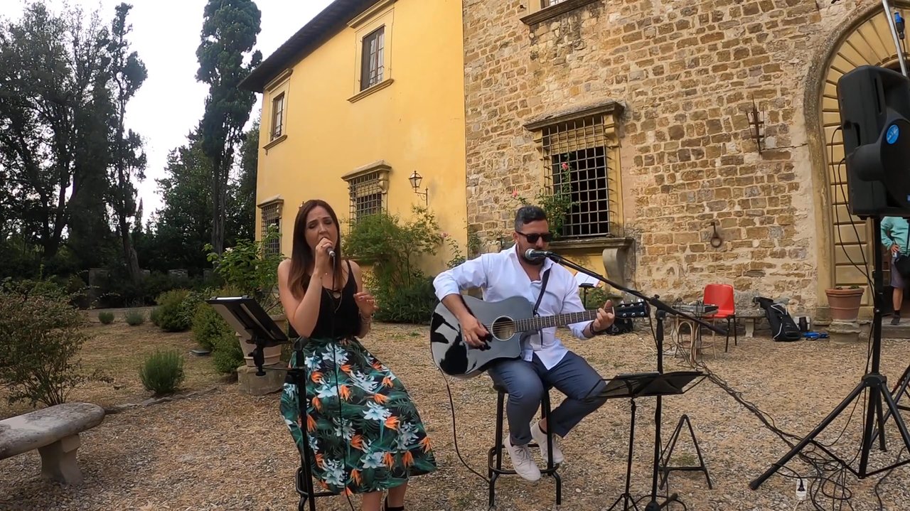 Acoustic Duo For Weddings in Tuscany - The Somethings - video