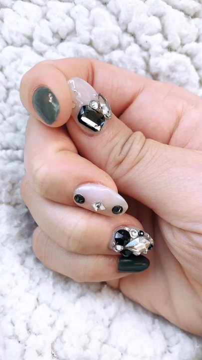 Nail sharp  - All that glitters - Nail Salons Near Me - Los Angeles, California