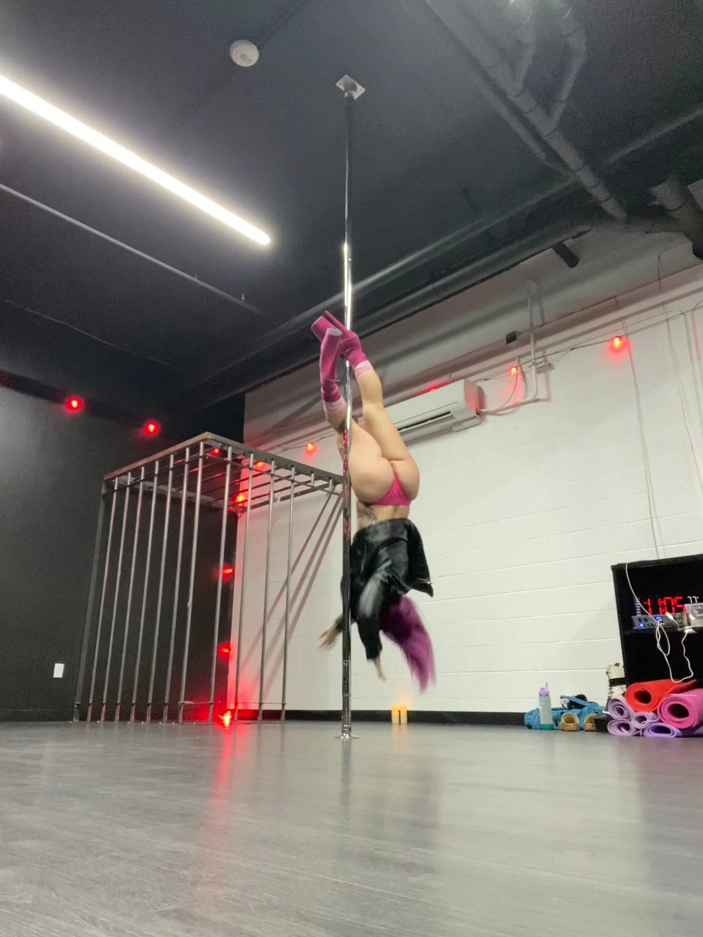 Practice never goes the same way on stage. Here’s two 2️⃣ clips of comp practice, video 3