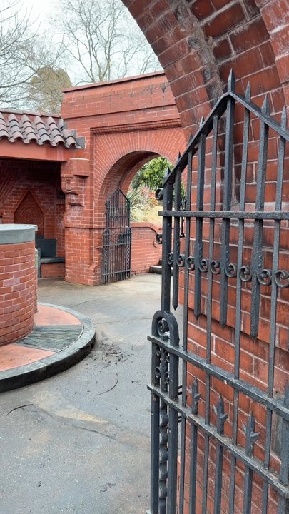 Summer House - Landmarks & Historical Buildings Near Me - Washington, DC, District of Columbia