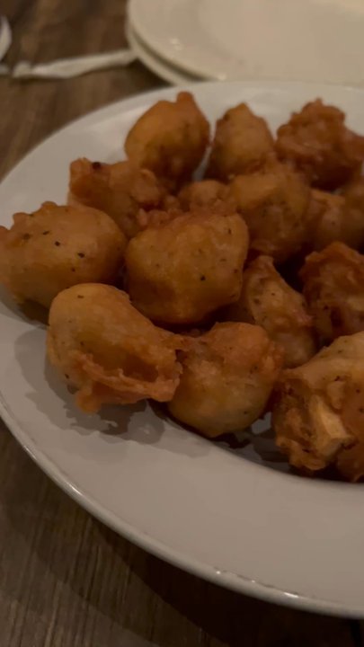 Sisters Thai Cafe - Thai Near Me - Rockford, Illinois