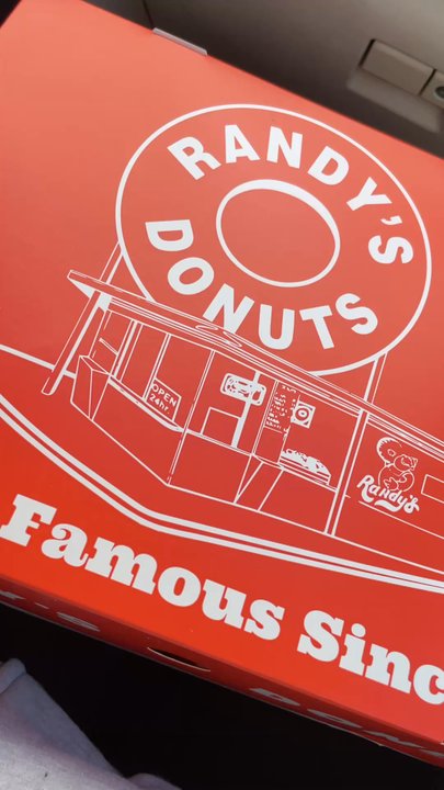 Randy’s Donuts - Coffee & Tea Near Me - San Diego, California
