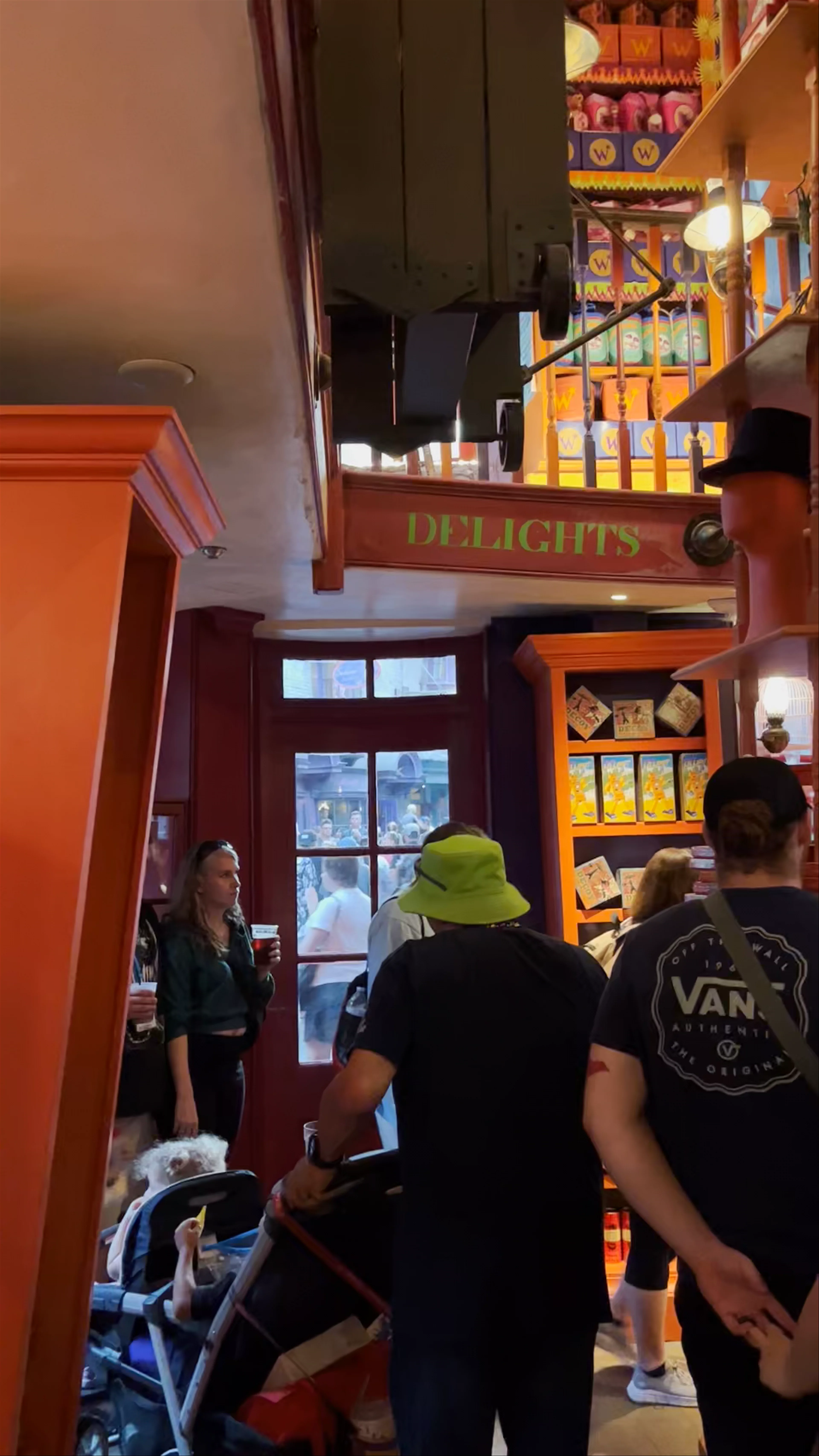 Weasleys' Wizard Wheezes, Universal Boulevard