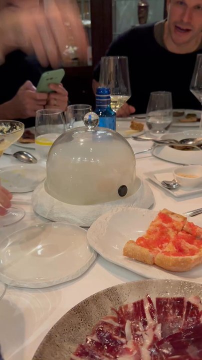 Speakeasy - Smoked gin and tonic - Spanish Near Me - Barcelona, B