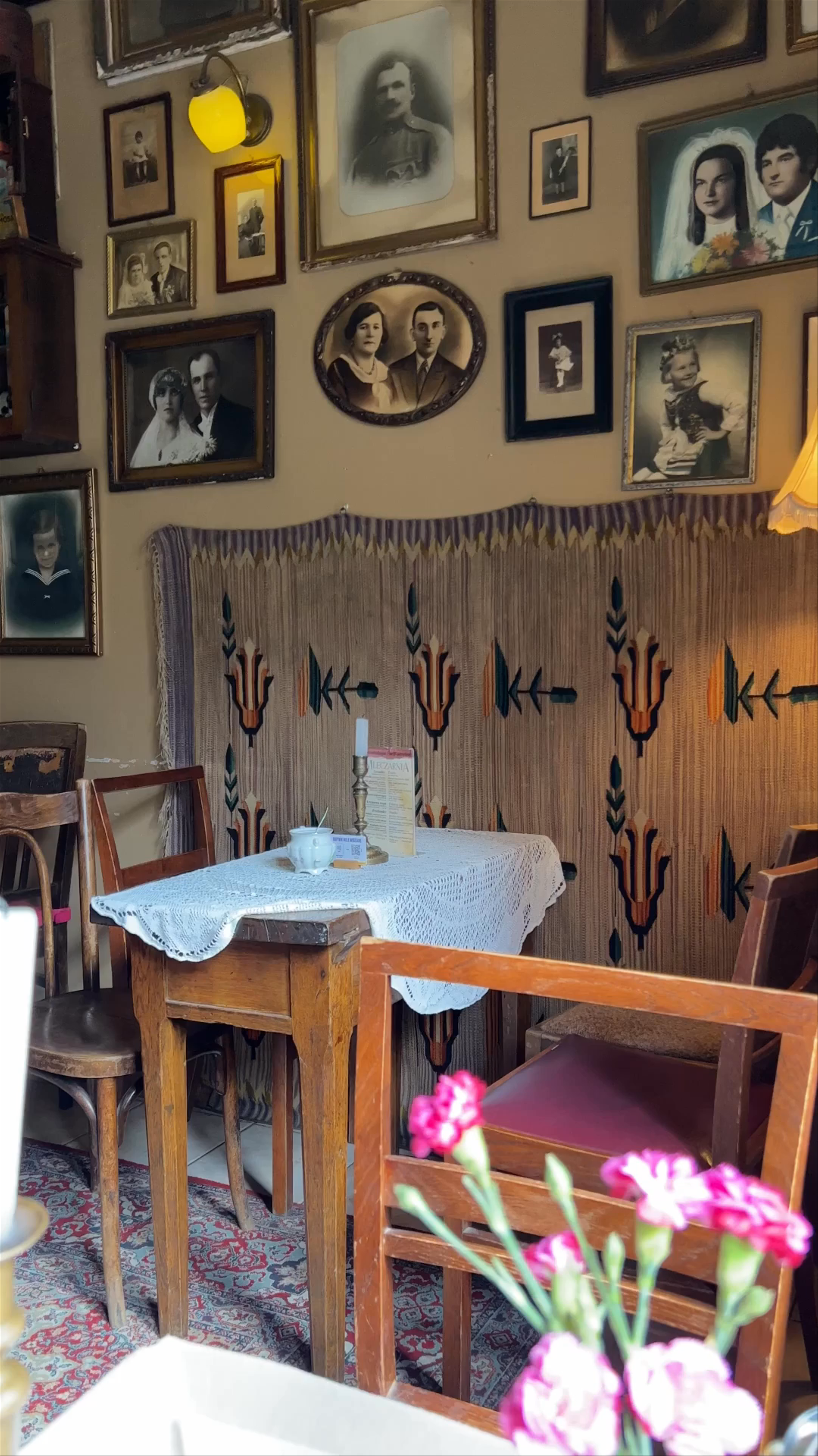 Mleczarnia: Cozy Vintage Café in Kraków