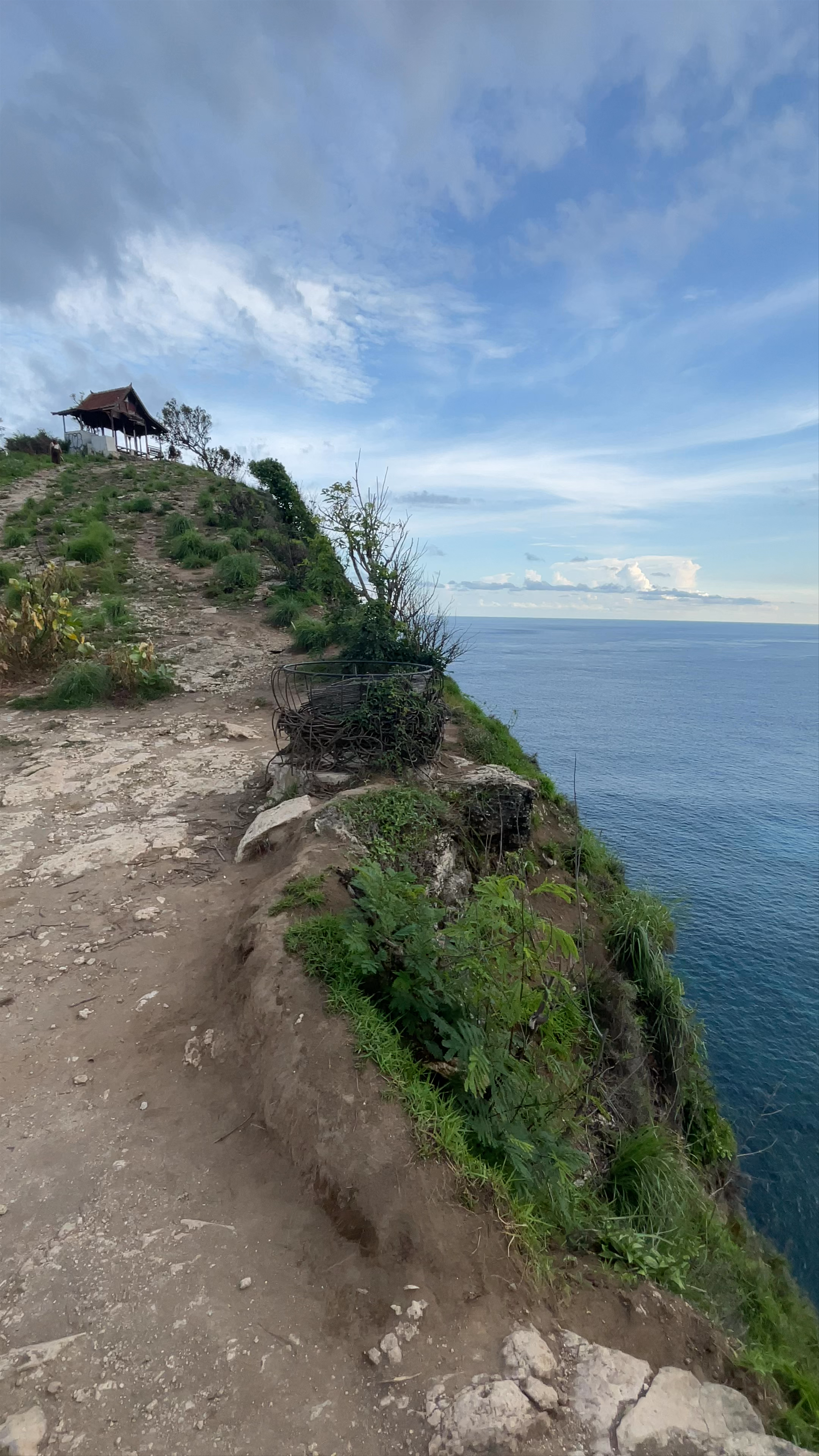 Diamond Beach Nusa Penida: Majestic Coastal Cliffs & Turquoise Waters