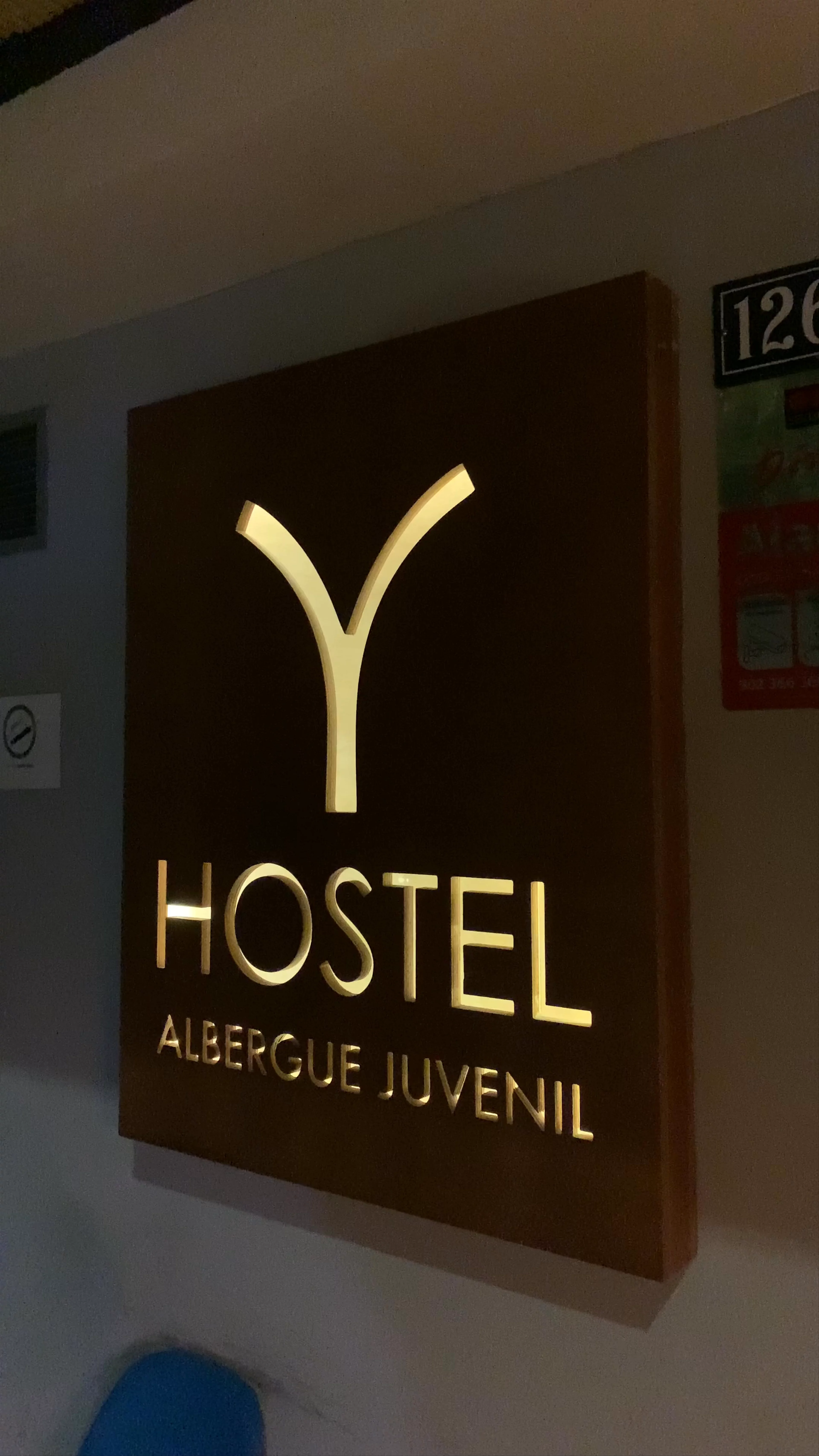 Y Hostel - Albergue Juvenil