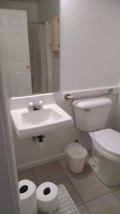 Bayview Lakeside Suites - Bathroom of one or two bedroom - Vacation Rentals Near Me - Bolton, New York
