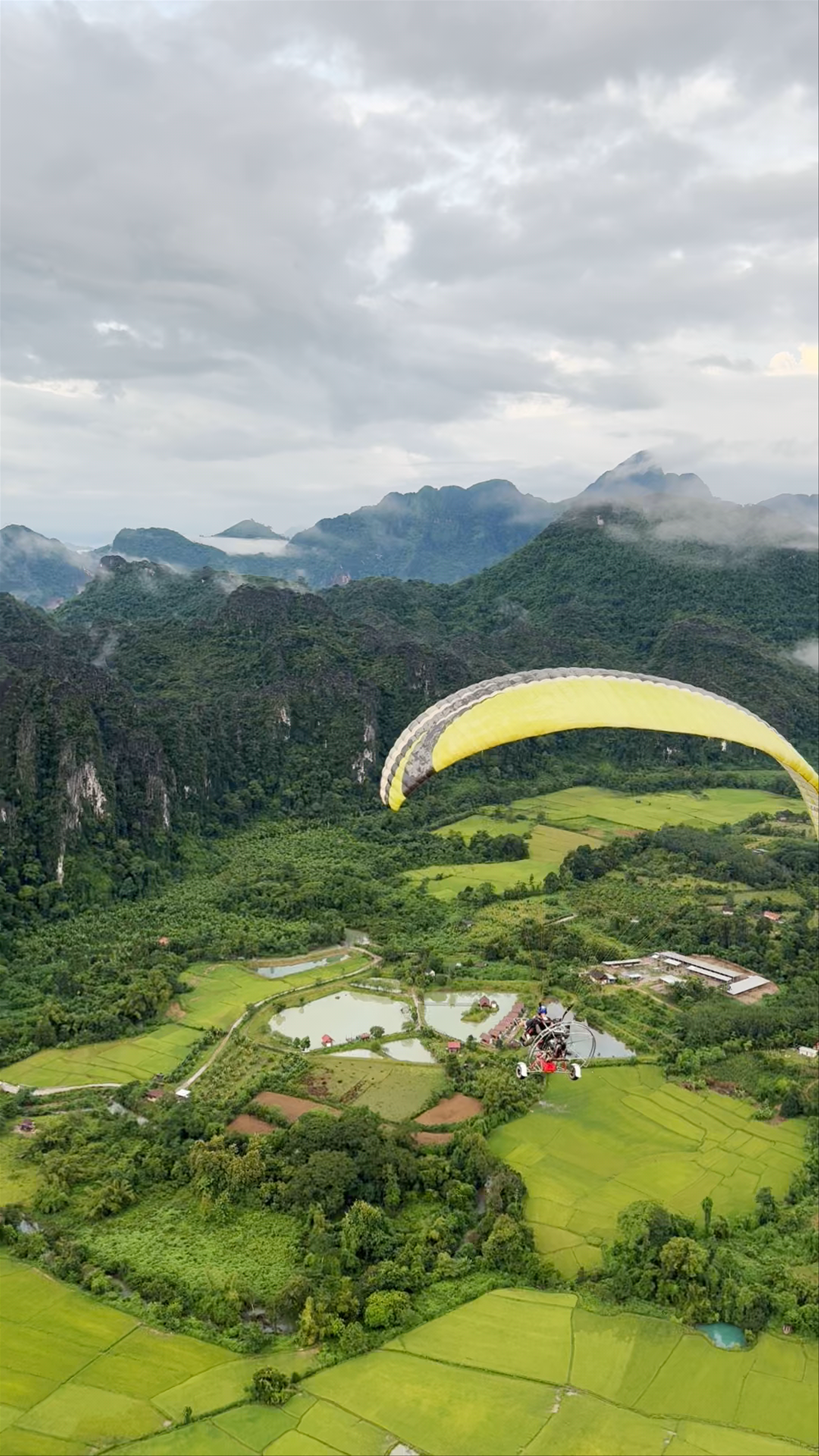 Vangvieng Paramotor