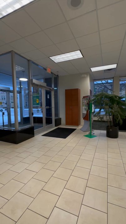 Associated Bank - Banks & Credit Unions Near Me - Whitefish Bay, Wisconsin