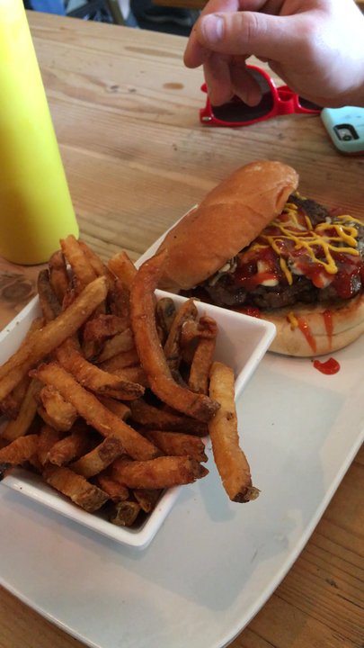 Uneeda Burger - OG Burger - keeping it super old school here in Ballard! - Burgers Near Me - Seattle, Washington