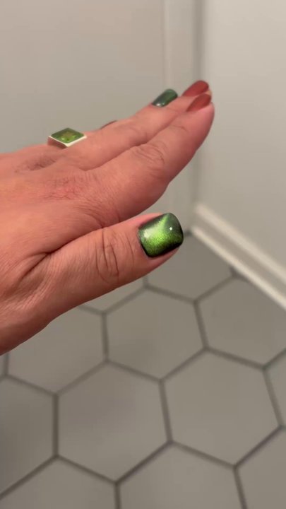 Vivi Nails - Love the way the light shifts - Nail Salons Near Me - Tampa, Florida