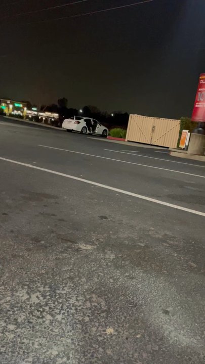 Shell Gas - The worker was suppose to be back at 820 Instead she was cleaning her windows on her car with the shell window cleaner Hard worker but damn. - Gas Stations Near Me - Rocklin, California