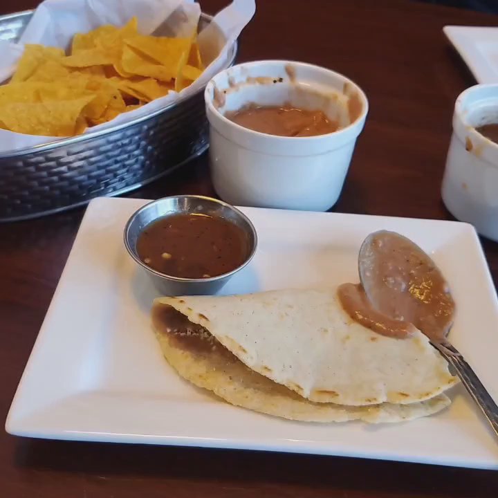 La Villa Grill & Bar - Mexican Near Me - Portland, Oregon