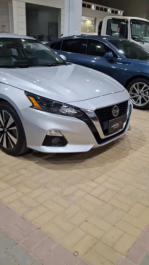 نيسان التيما SV 2022