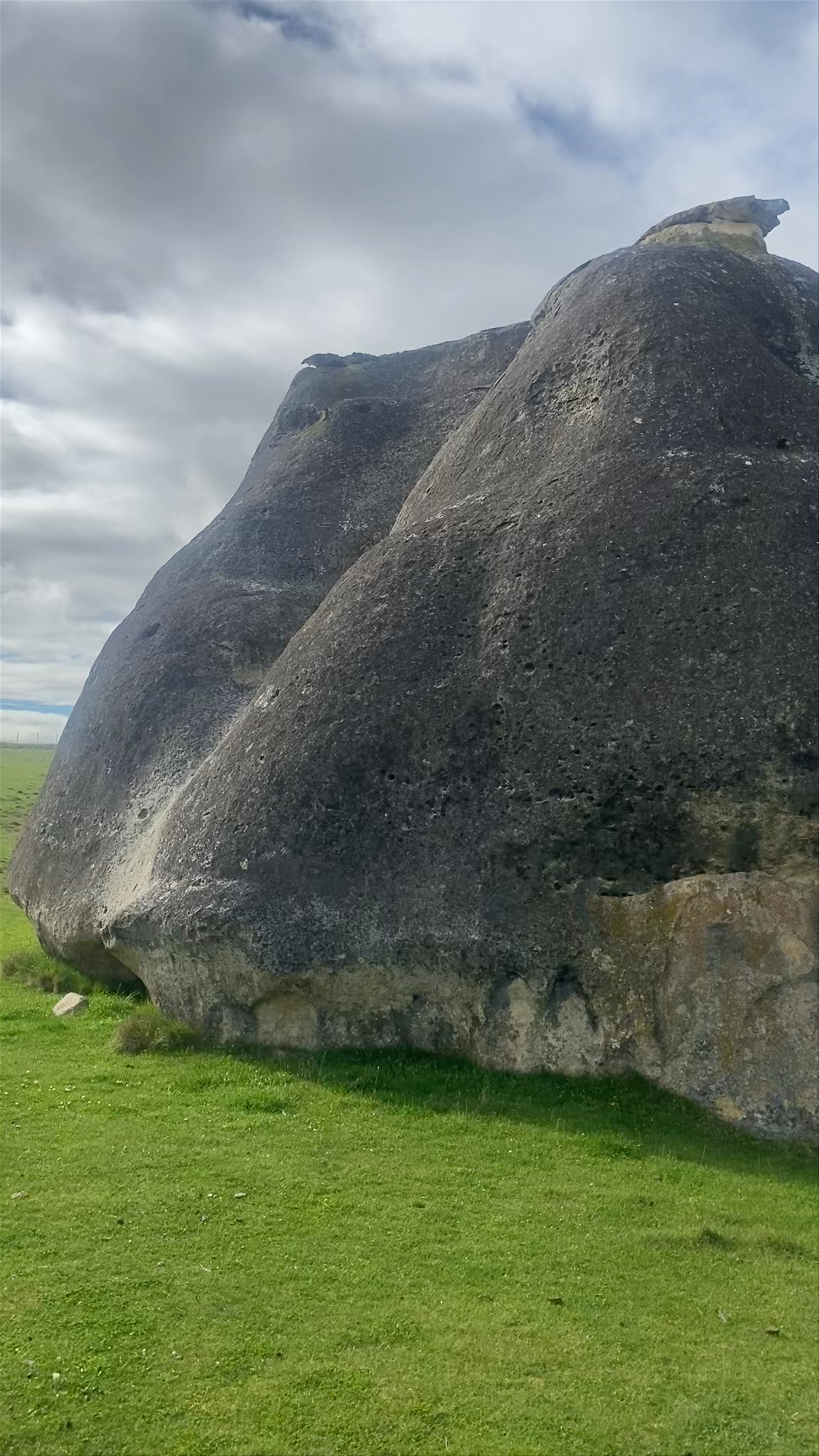 Elephant Rocks Island Cliff-Duntroon Road