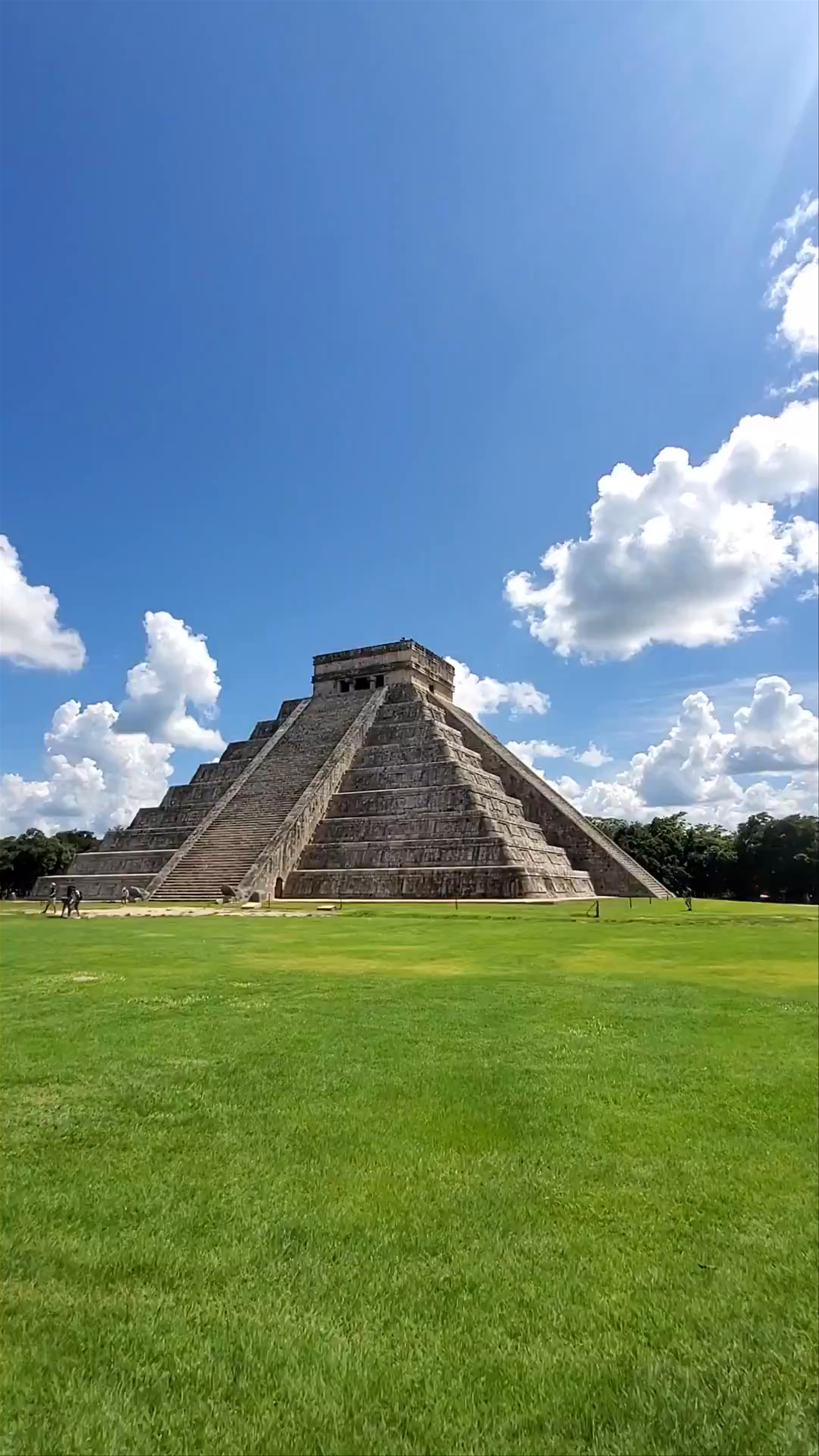 Chichen Itza: Majestic Mayan Pyramid in Yucatan, Mexico