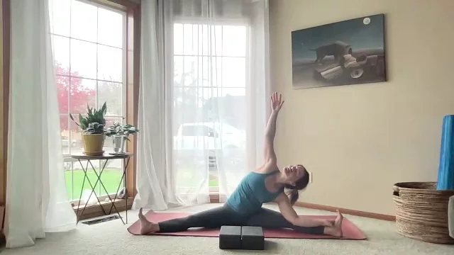 Soothing Yoga to Relieve Tension and Align you with your Presence