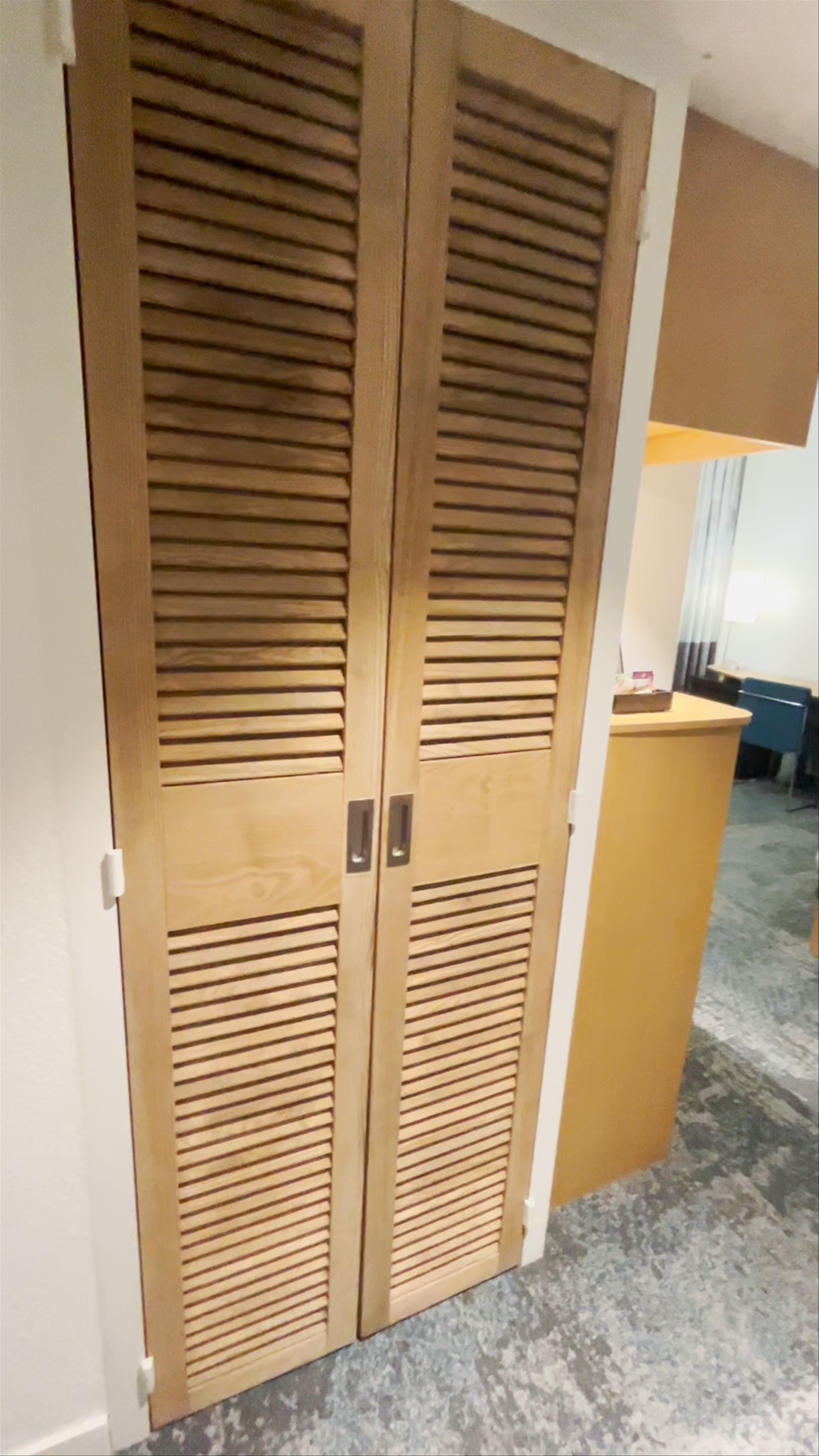 Novotel Genève Centre: Cozy Modern Hotel Room Tour in Geneva