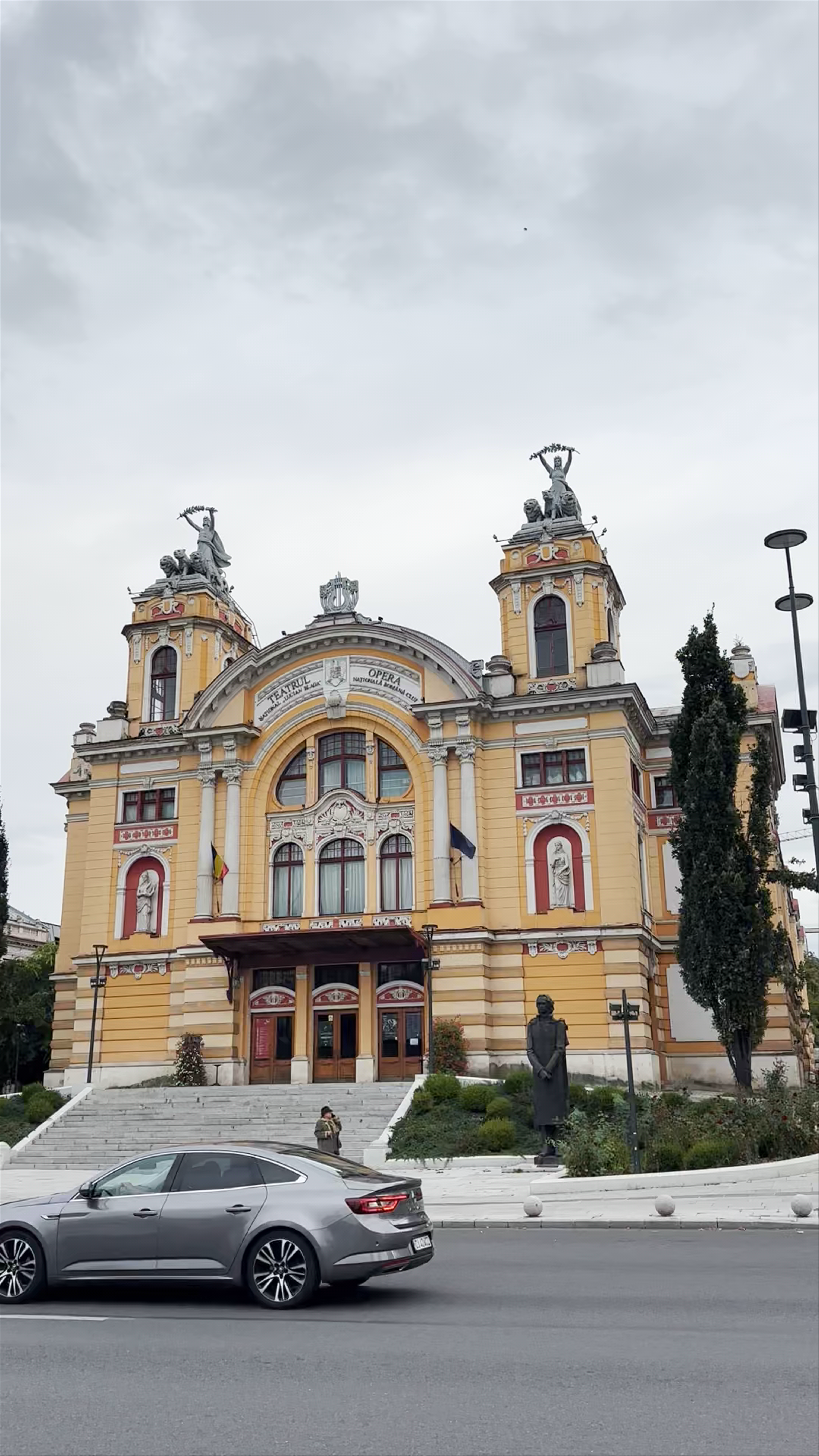 Teatrul Național "Lucian Blaga"