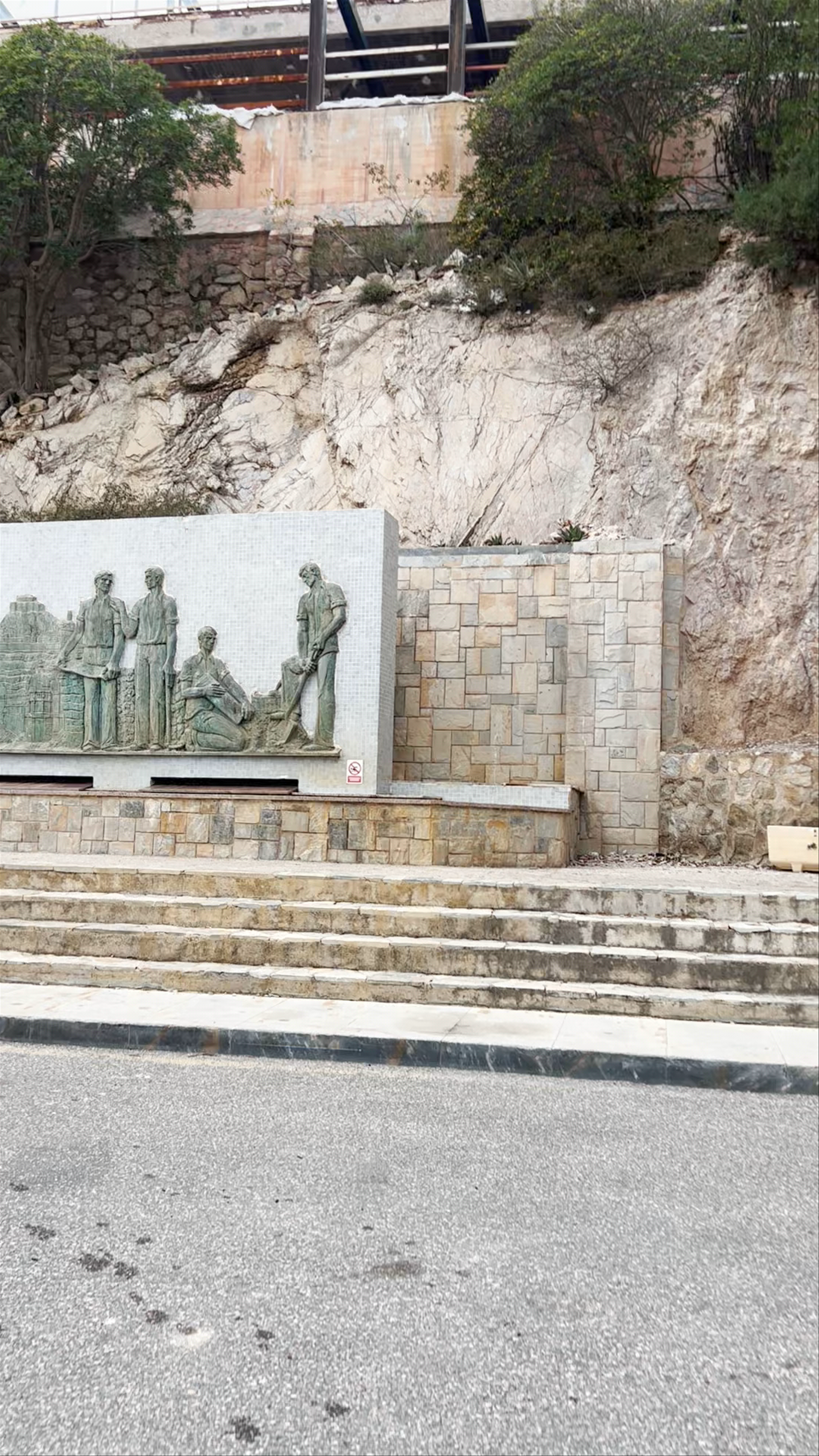 Monumento a Alfonso Torres