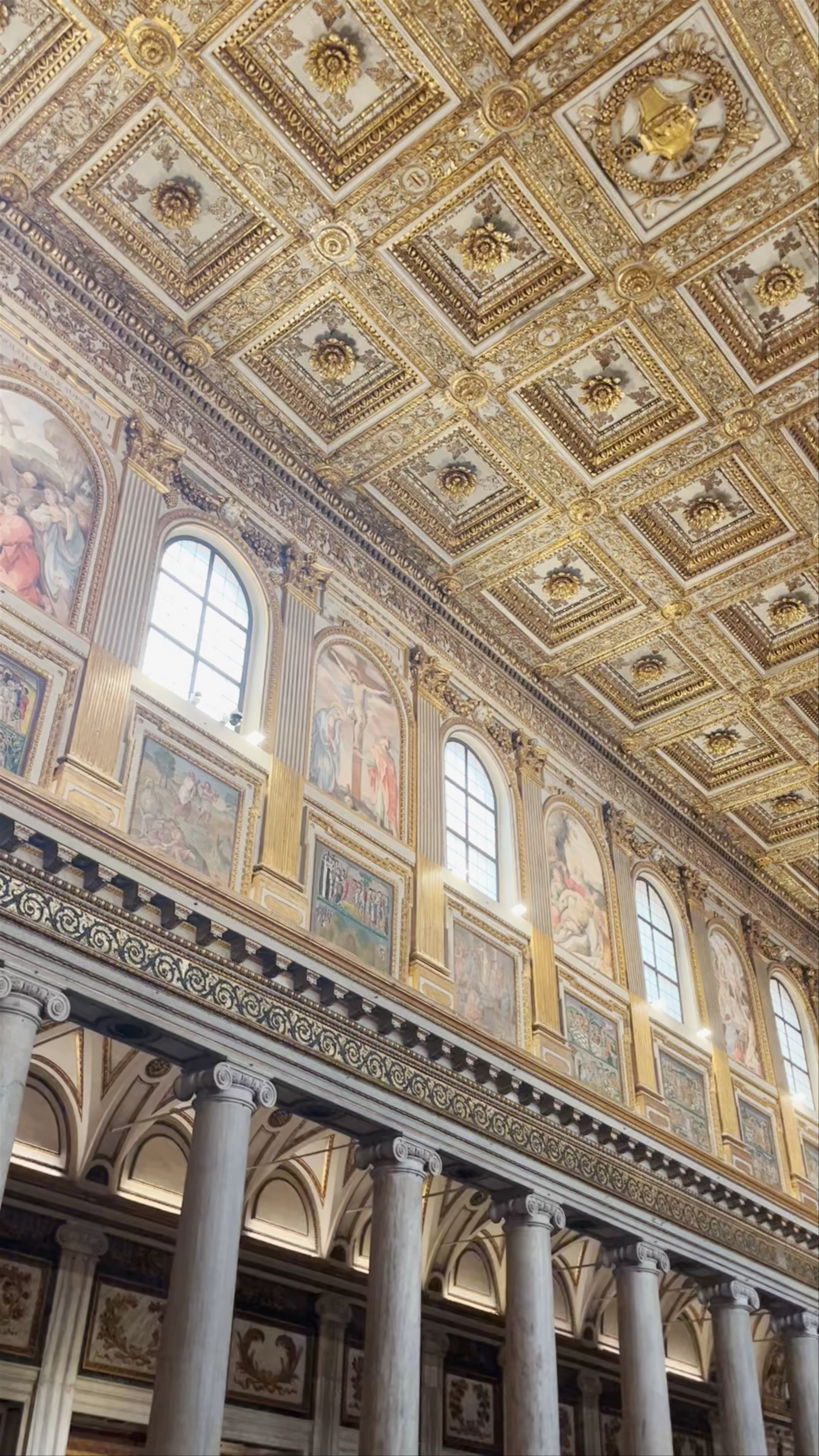 Santa Maria della Neve, Piazza di Santa Maria Maggiore