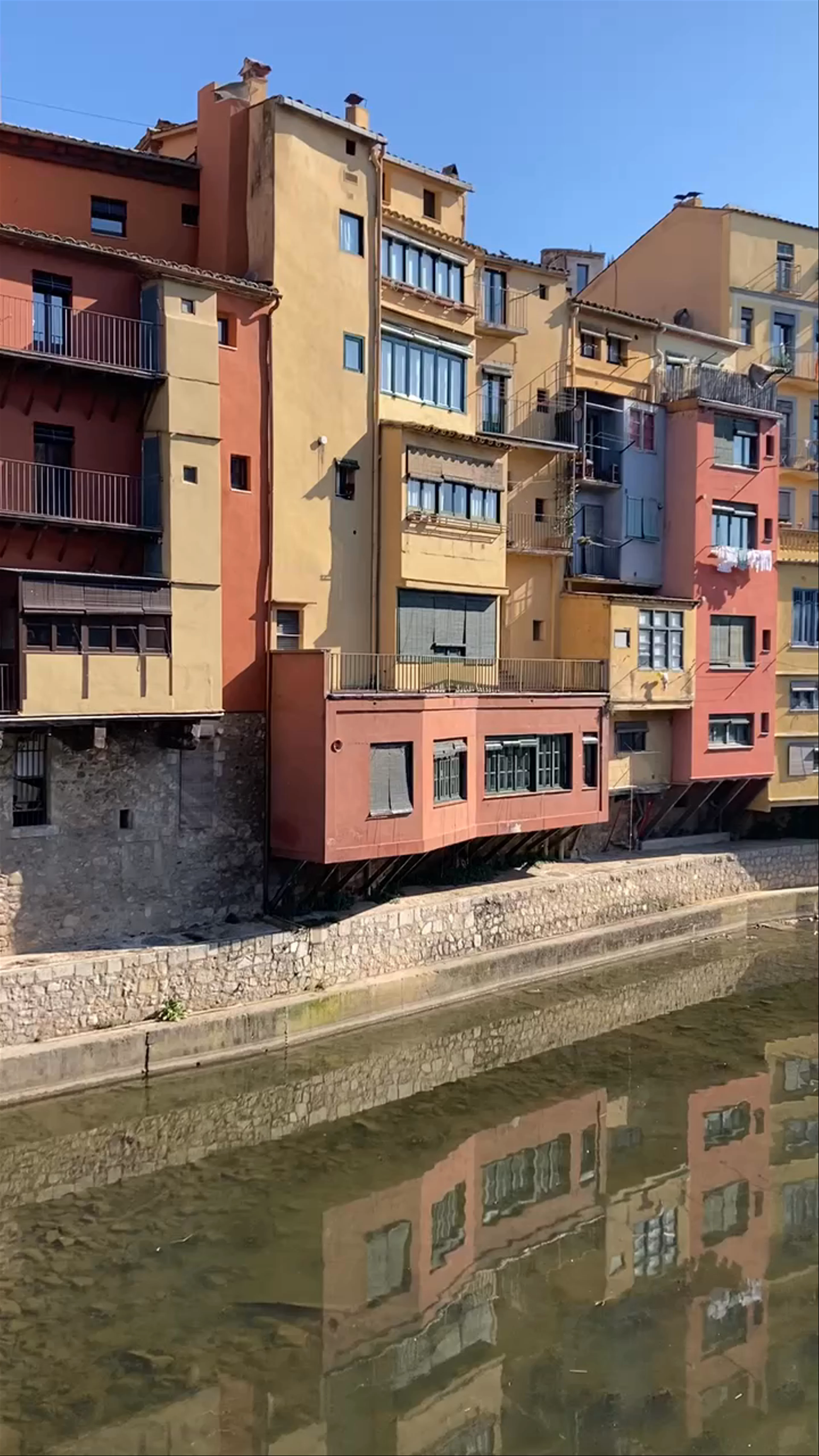 Puente de las Pescaderías Viejas, Carrer del Riu Onyar, Girona, Spain