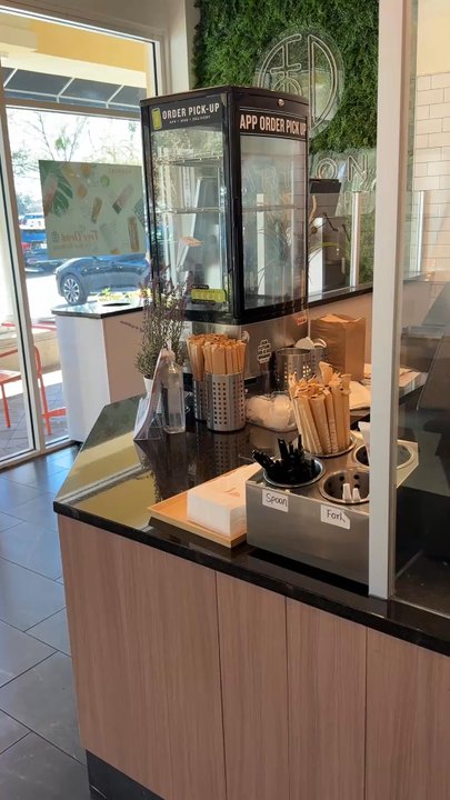 Harmony Tea Shoppe - Inside - Poke Near Me - Alafaya, Florida