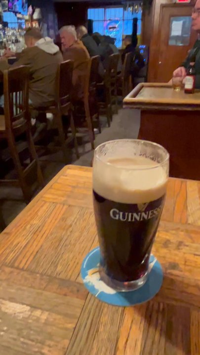 Kelly's Pub - Interior - Pubs Near Me - Flushing, New York