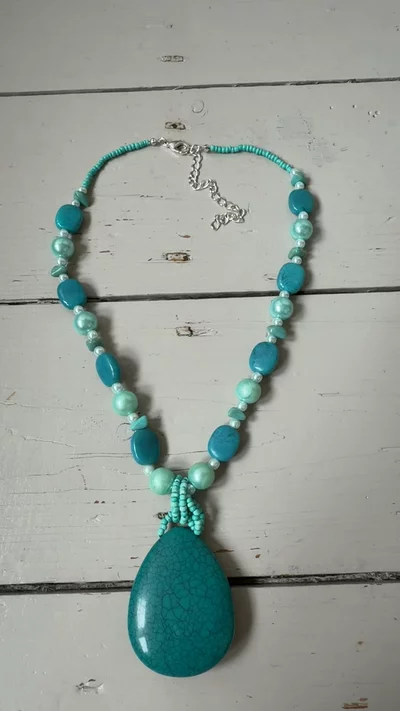 Necklace obraz 1