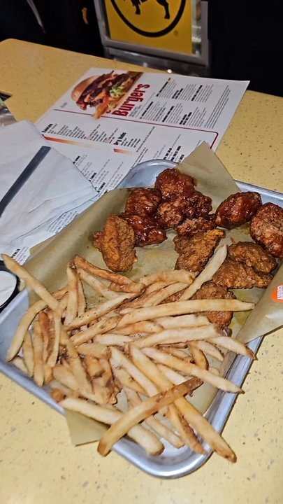 Buffalo Wild Wings - Chicken Wings Near Me - Willowbrook, Illinois