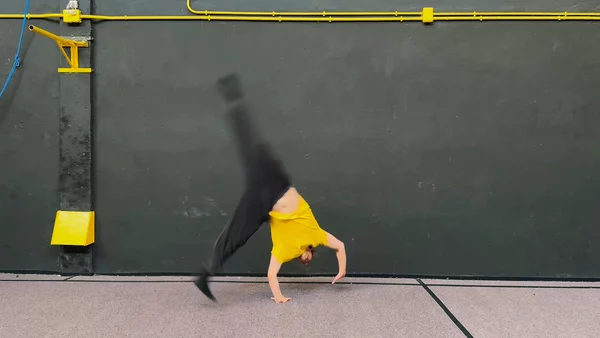 Voltereta lateral / Cartwheel