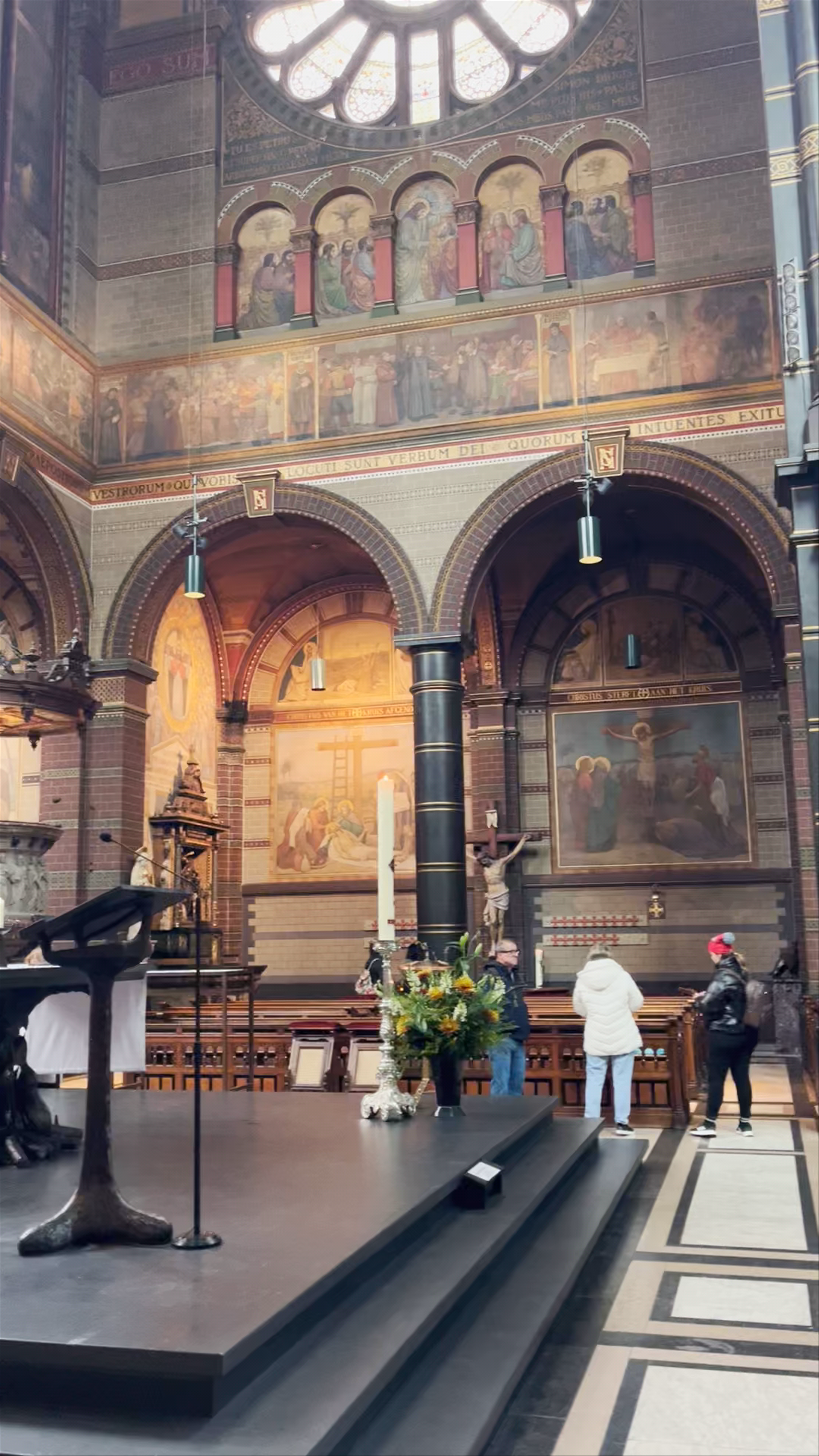 Basilica of Saint Nicholas: Spiritual Majesty in Amsterdam