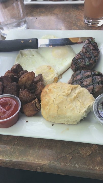 Cafe 4 - Comfort Food Near Me - Knoxville, Tennessee