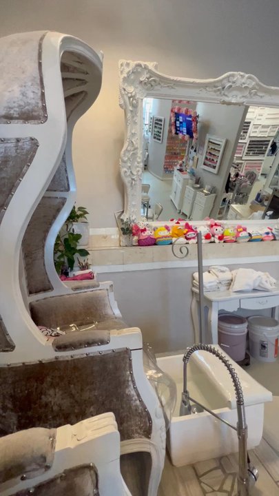 D'Licious Nails Nail Art Studio - Back room where they do pedicures - Nail Salons Near Me - El Paso, Texas